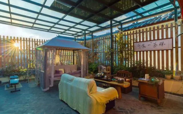 Yixing Thatched Cottage Inn (Lijiang Old Town Dashuiche Branch)