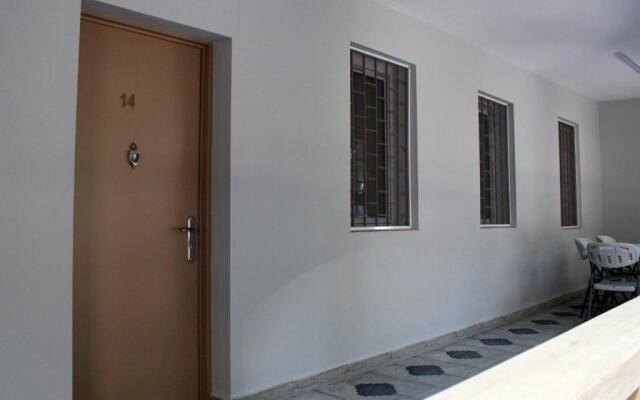 25 Steps From Rustaveli Avenue