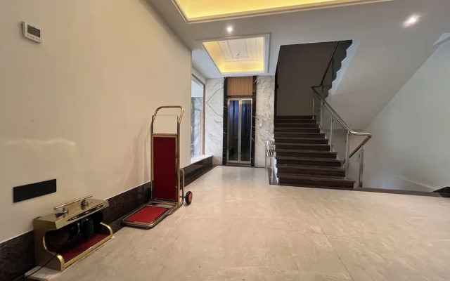Esquire Hotel Mumbai