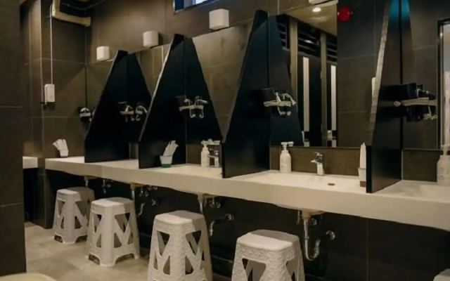 Capsule Hotel 2nd BOX