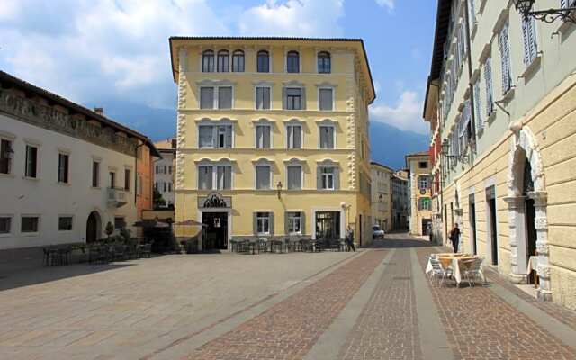 B & B Color Rovereto