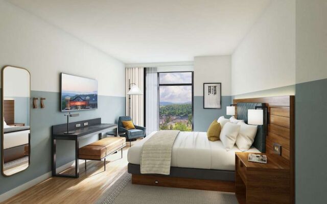 The Highlander at Radford, Tapestry Collection by Hilton