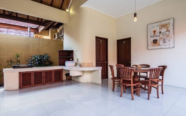 9-BR Private Pool Villa Walk to Seminyak Beach