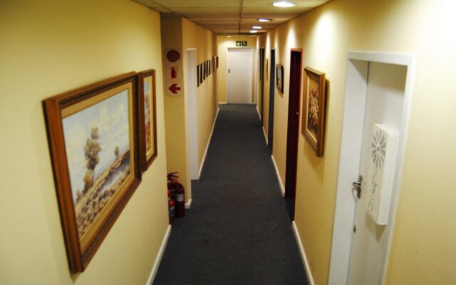 HomeBase Cape Town Backpackers - Hostel
