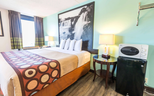 Super 8 by Wyndham Branson/Andy Williams Theater