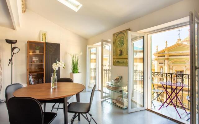 Ross 5- F2, Lumineux, Balcon, Loft, Clim, Vieux-Nice