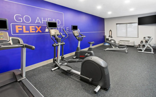 Holiday Inn Express Cleveland Airport - Brookpark by IHG