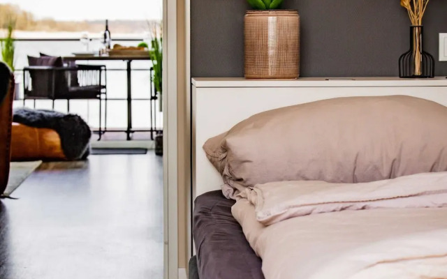 Houseboat in Ribnitz-damgarten