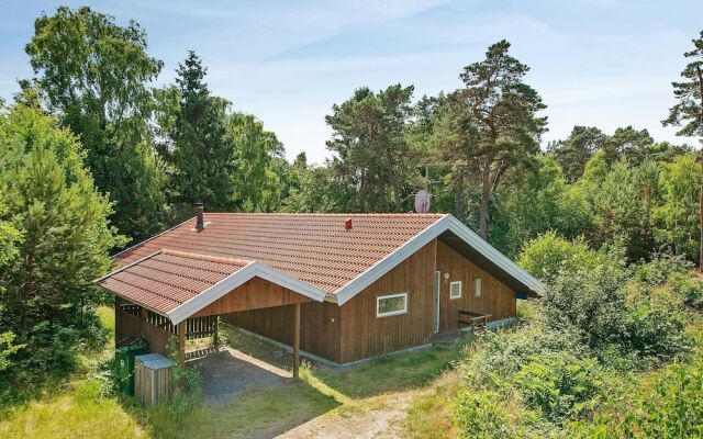 Chic Holiday Home In Nexø With Whirlpool