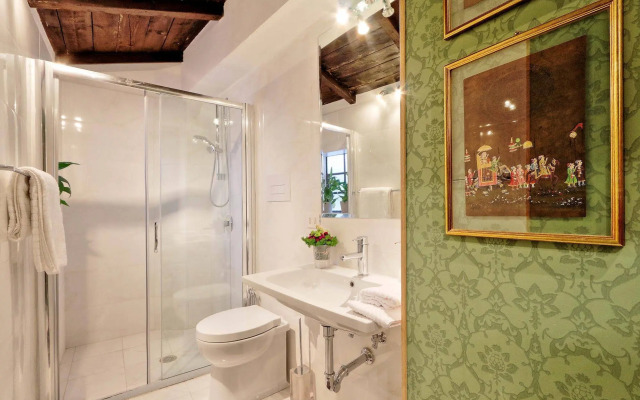 Town House - Treasurerome Collection