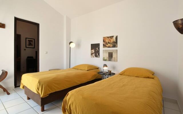 Splendid Villa With in Sayalonga Swimming Pool