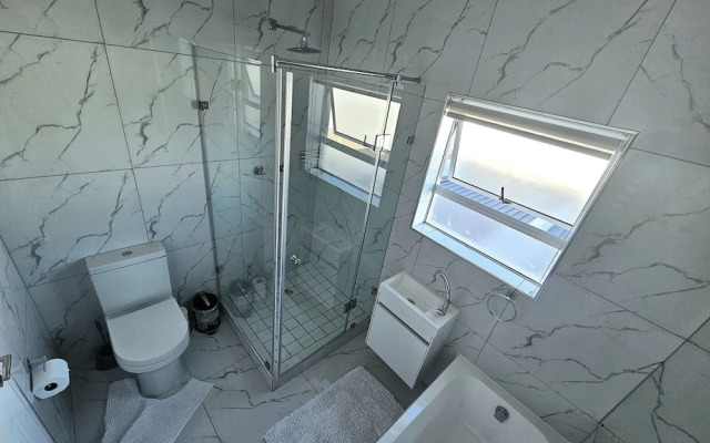 Dolphin Ridge Seaside Apartment