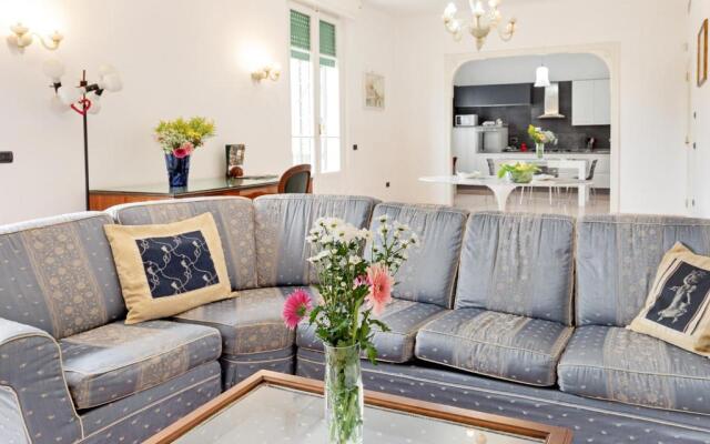 Salvator Rosa Metro Station Flat