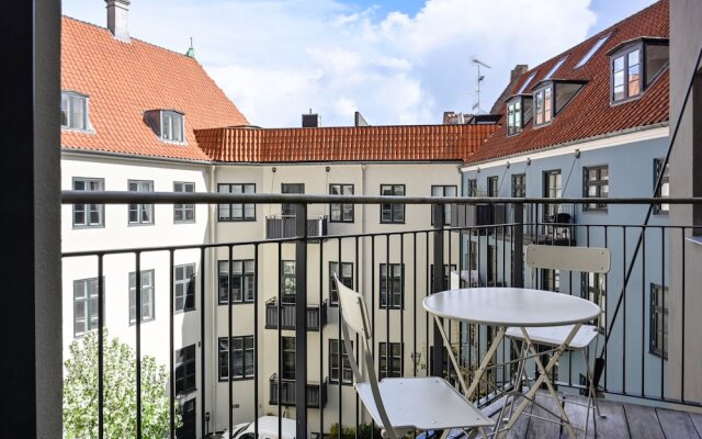 Modern and Bright Apartment in the Heart of Copenhagen