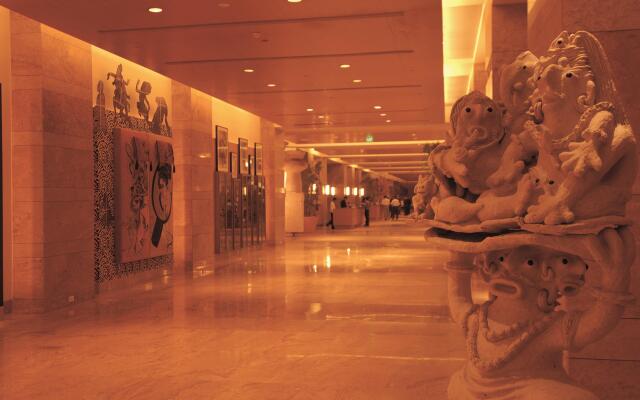 Grand Hyatt Mumbai Hotel and Serviced Apartments