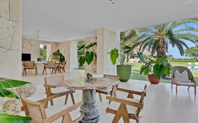 Magnificent 5BR Modern Tropical Villa With Pool