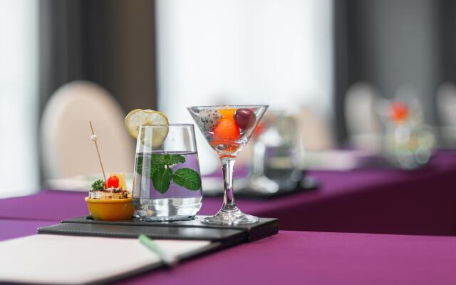 Holiday Inn Riverside Wuhan by IHG