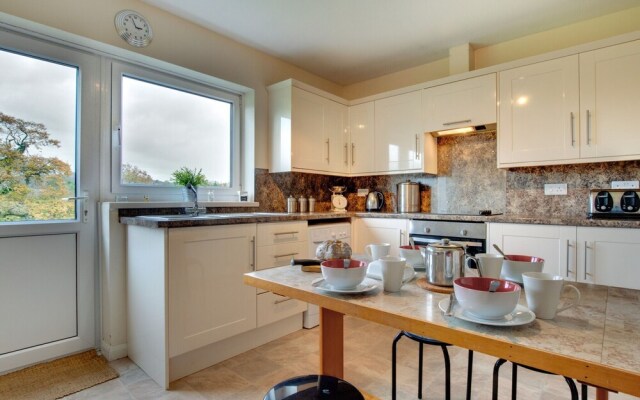 Homely Holiday Home in Saundersfoot With Garden