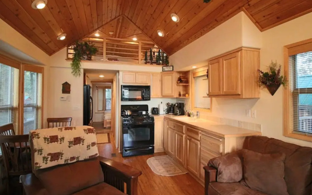 #45 The Cabins at Hyatt Lake-sleeps 4