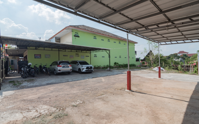 RedDoorz Syariah near Tugu Pandanwangi Cianjur