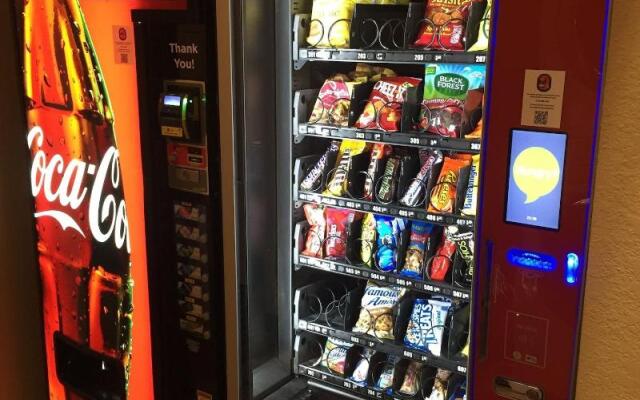 Cobblestone Inn & Suites - Holstein