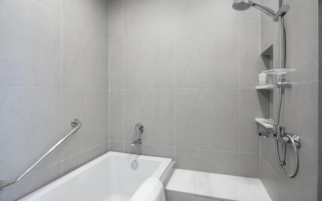 Staybridge Suites Bangkok Thonglor by IHG
