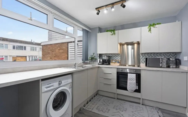 8guests-3br-parking-familyfriendly-nearairport