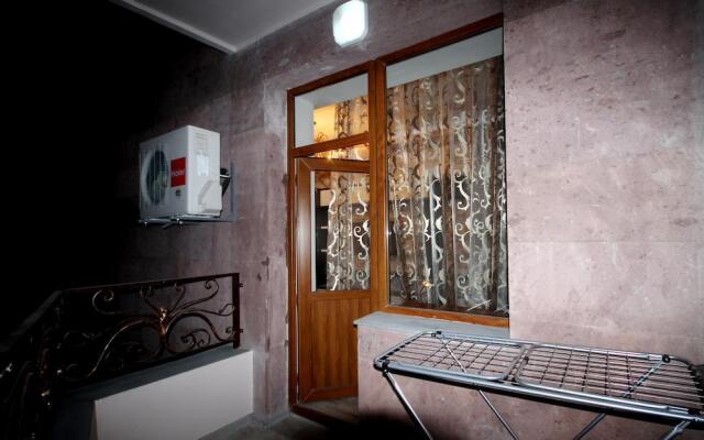 Rent in Yerevan - Apartment on Mashtots Ave.