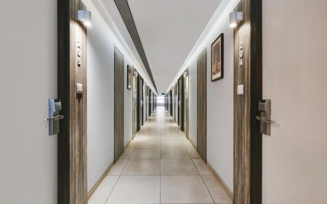 7 Apple Hotel Vadodara