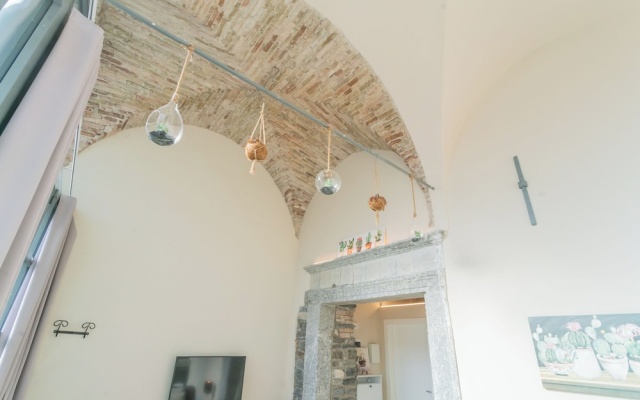 Romantic Escape City Centre With Jacuzzi & Parking by Rent all Como