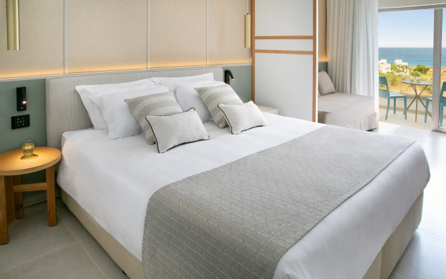 Atlantica Aqua Blue Hotel