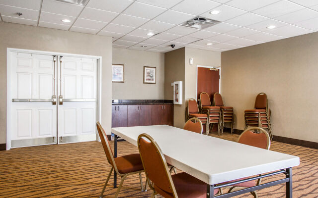 Sleep Inn & Suites Auburn Campus Area I-85