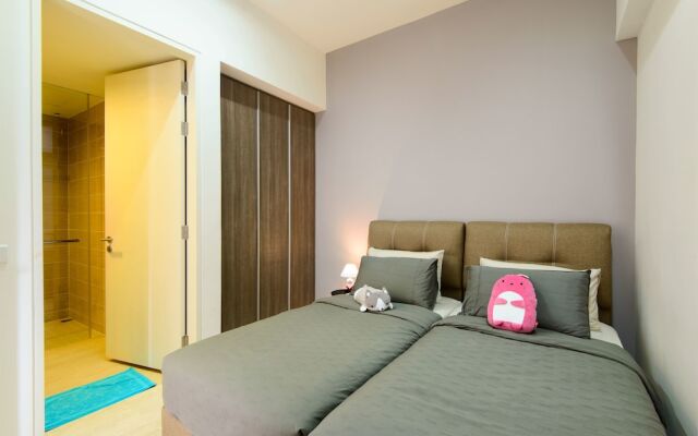 2 Bedrooms Apartment By The Sea