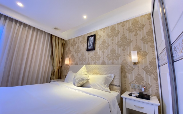 Lucky 8 Hotel