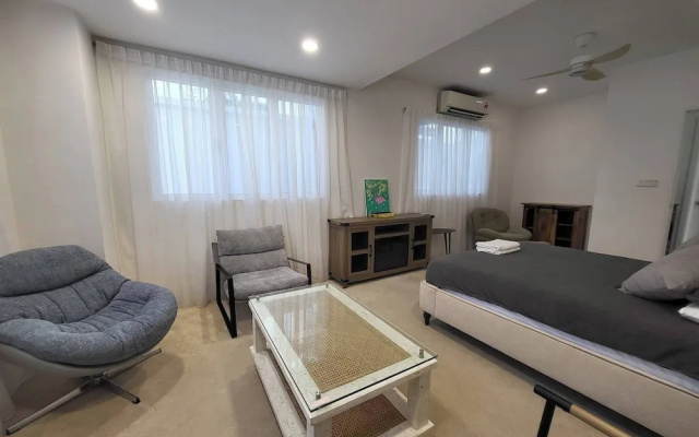 Luxury Tropical Bungalow in Damansara Golden Core – Guest Rooms – Kuala Lumpur