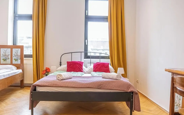 Cozy Room Near U6 Dresdner Subway Line