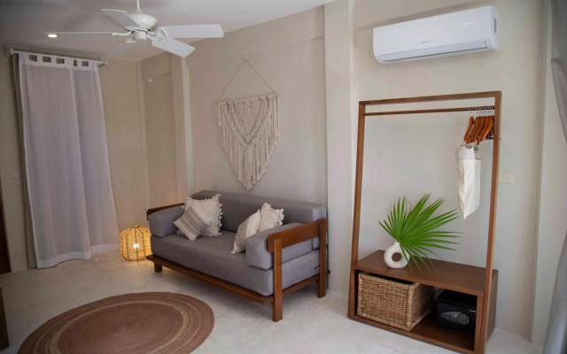 Noah Beach Hotel & Suites