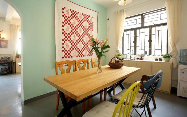 April Sewing Country House