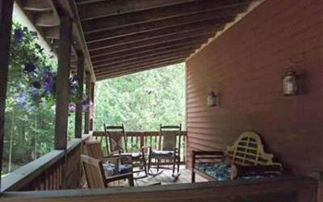 Evergreen Valley Inn