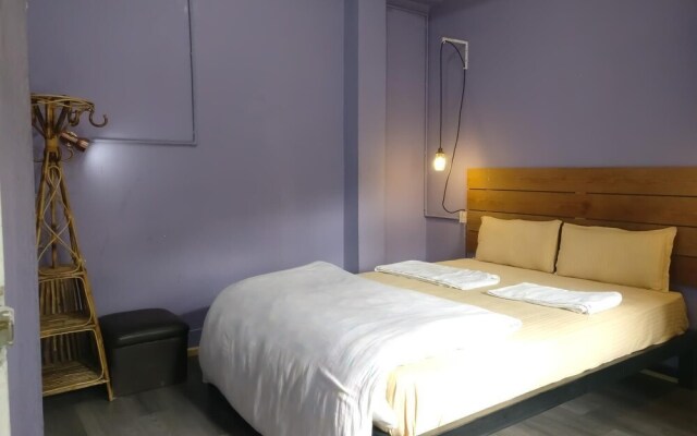 Sun Apartment & Guest House