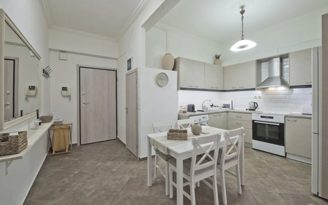 Irida With 1 Bedrooms and 1 Bathrooms