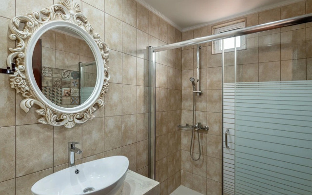 Old Town Suites