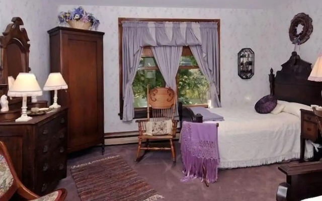 Victorian Loft B & B