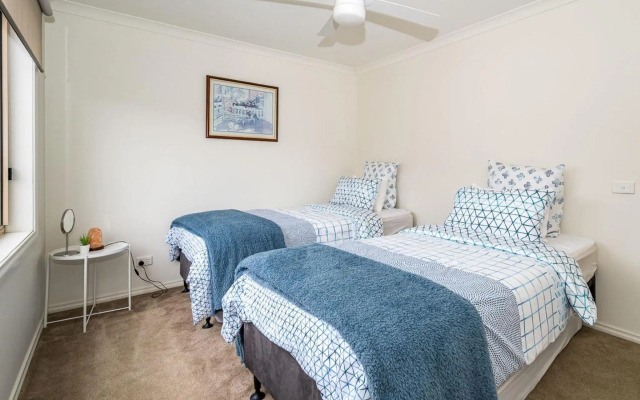 COASTAL VILLA ON BEACHCOMBER NETFLIX Surf Side