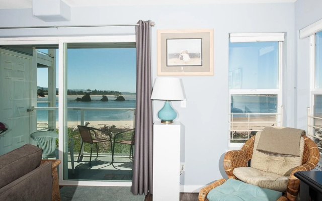 Waters Edge 214