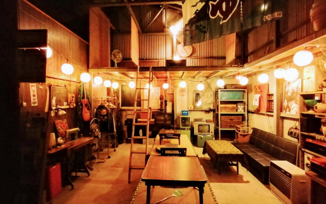 静かに過ごす倉庫内常設テントとキャンプ体験 in 高島 – Restaurant – Takashima