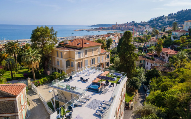 Le Vallaya Suites & Spa