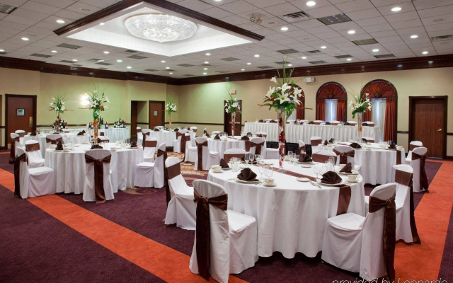Holiday Inn Youngstown South by IHG