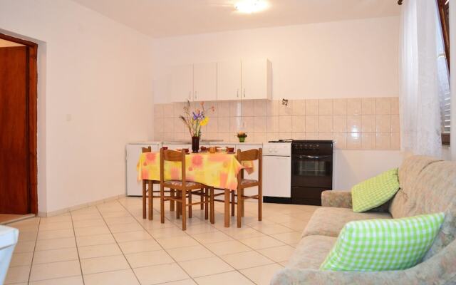 Apartments Ivica Pakostane