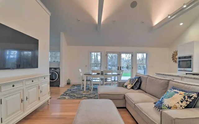 Cape Cod Cottage w/ Fire Pit - Walk to Beach!